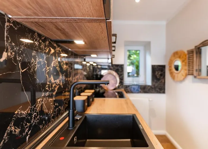 Aventurin Lägenhet *